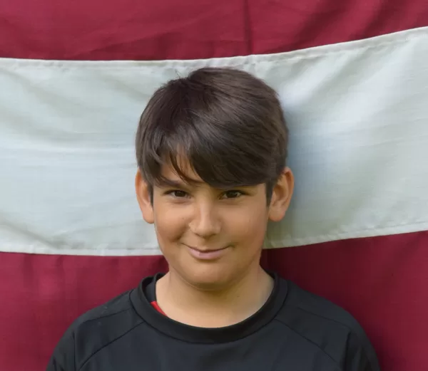 Joshua Sūna, UK